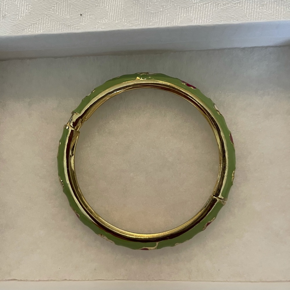 BANGLE BRACELET
